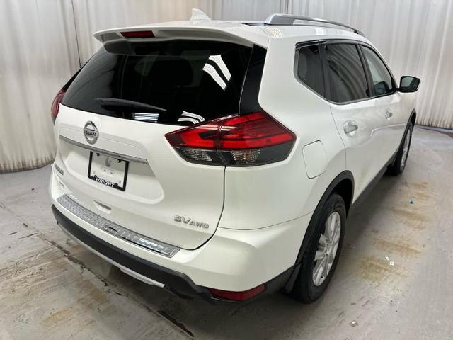 Photo of 2017 Glacier White Nissan Rogue