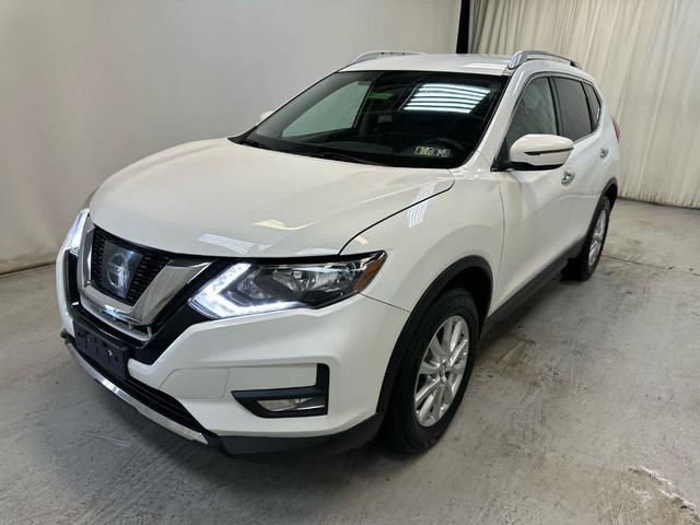 Photo of 2017 Glacier White Nissan Rogue