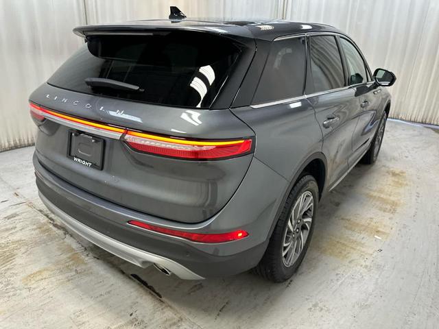 Photo of 2025 Metallic Lincoln Corsair