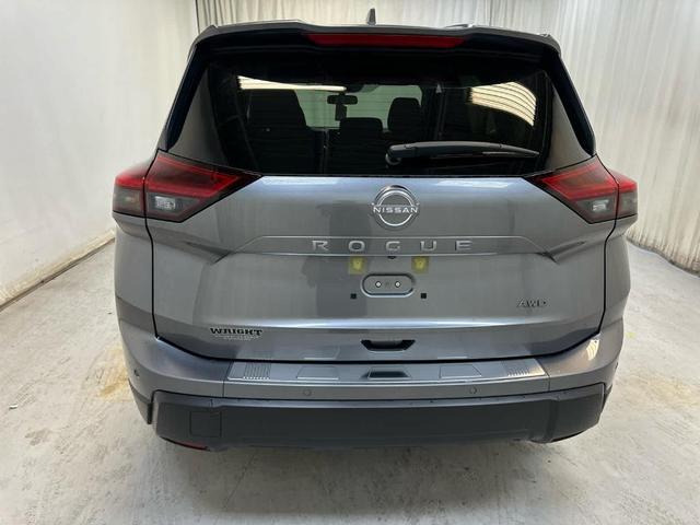 Photo of 2026 Gun Metallic Nissan Rogue