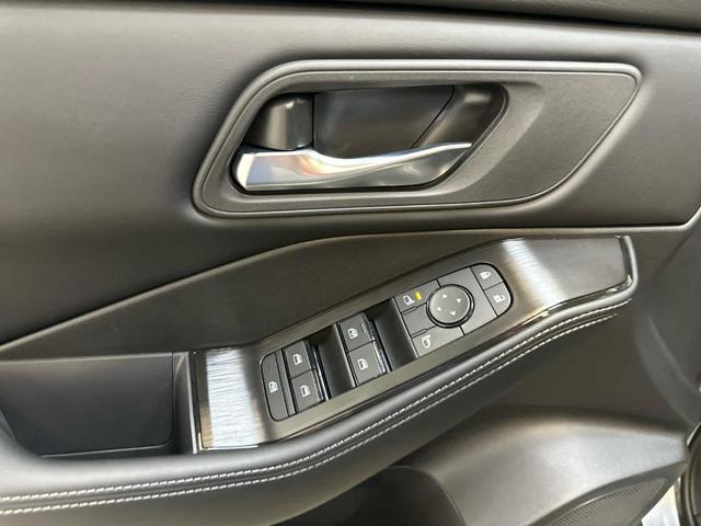 Photo of 2026 Gun Metallic Nissan Rogue