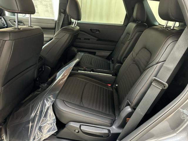 Photo of 2025 Gun Metallic Nissan Pathfinder