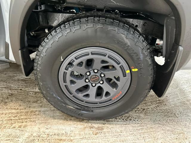 Photo of 2025 Boulder Gray Metallic Nissan Frontier