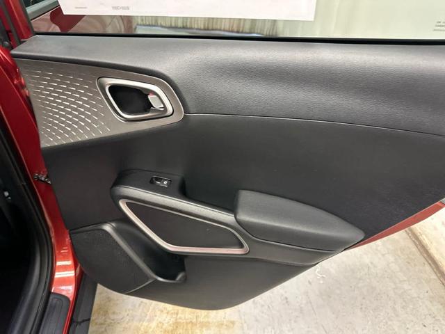 Photo of 2022 Mars Orange Kia Soul