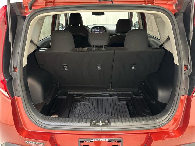 Photo of 2022 Mars Orange Kia Soul