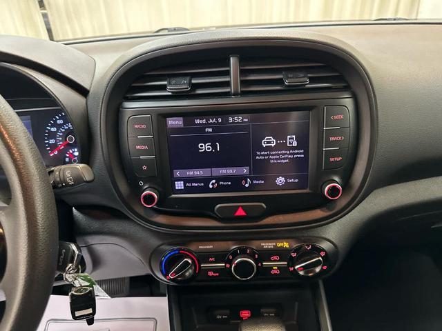 Photo of 2022 Mars Orange Kia Soul