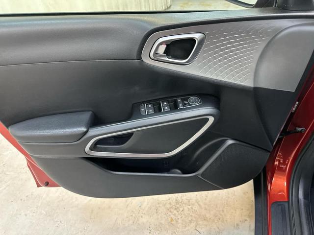 Photo of 2022 Mars Orange Kia Soul