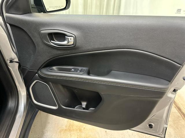 Photo of 2018 Billet Silver Metallic Clearcoat Jeep Compass