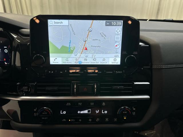 Photo of 2025 Everest White P Nissan Pathfinder