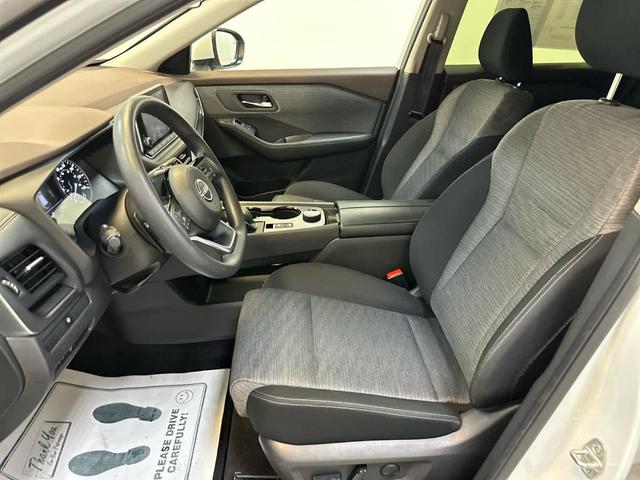 Photo of 2023 Pearl White Tri-Coat Nissan Rogue