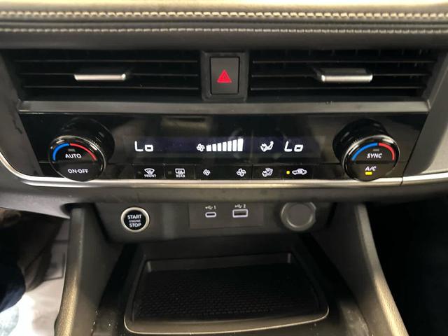Photo of 2023 Pearl White Tri-Coat Nissan Rogue