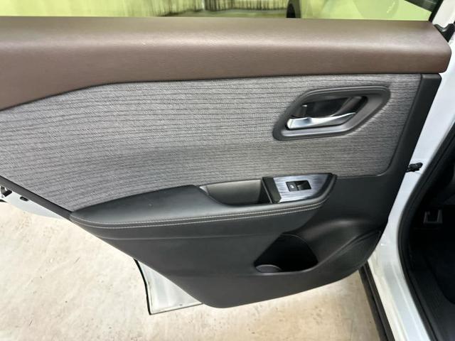 Photo of 2023 Pearl White Tri-Coat Nissan Rogue