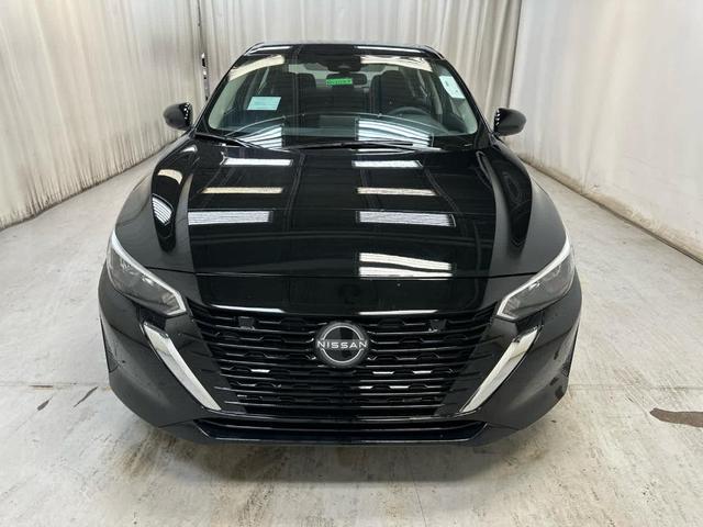 Photo of 2025 Black Nissan Sentra