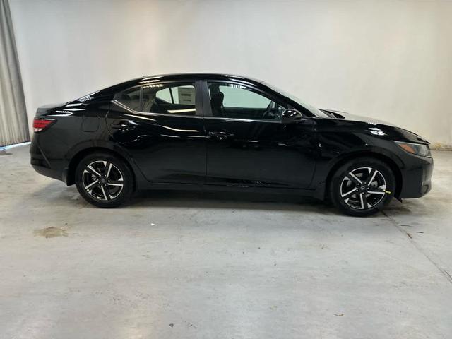 Photo of 2025 Black Nissan Sentra