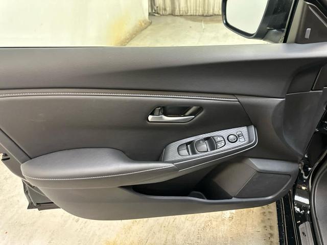 Photo of 2025 Black Nissan Sentra