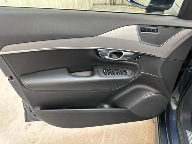 Photo of 2023 Denim Blue Metallic Volvo XC90