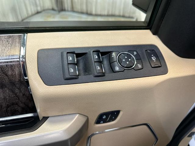 Photo of 2018 White Platinum Tri-Coat Metallic Ford F-350