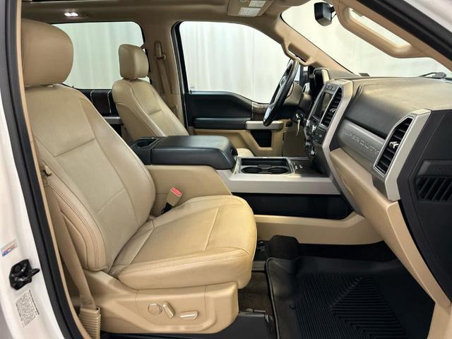 Photo of 2018 White Platinum Tri-Coat Metallic Ford F-350