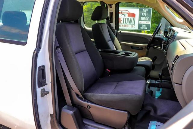 Photo of 2013 Summit White Chevrolet Silverado 2500