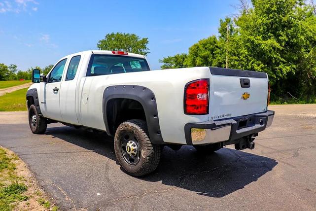 Photo of 2013 Summit White Chevrolet Silverado 2500
