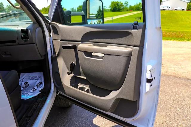 Photo of 2013 Summit White Chevrolet Silverado 2500