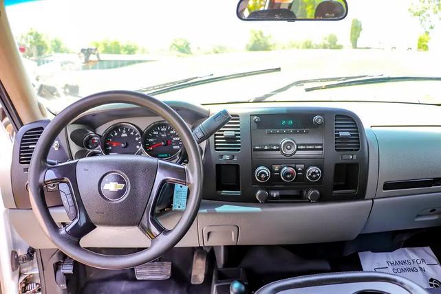 Photo of 2013 Summit White Chevrolet Silverado 2500