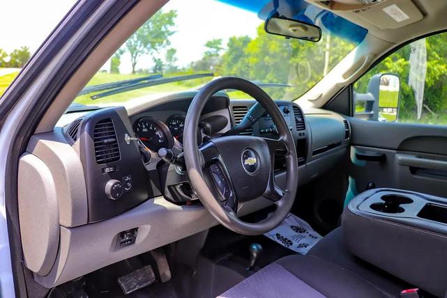 Photo of 2013 Summit White Chevrolet Silverado 2500