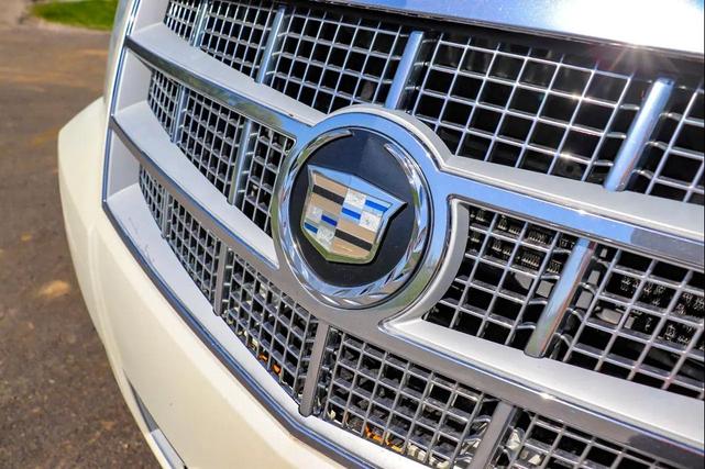 Photo of 2011 Pearl White Cadillac Escalade ESV
