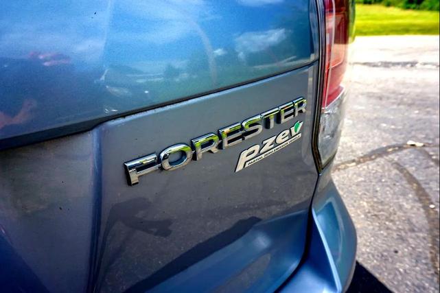 Photo of 2017 Ice Silver Metallic Subaru Forester