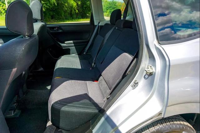 Photo of 2017 Ice Silver Metallic Subaru Forester