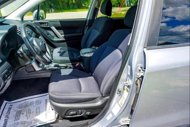 Photo of 2017 Ice Silver Metallic Subaru Forester