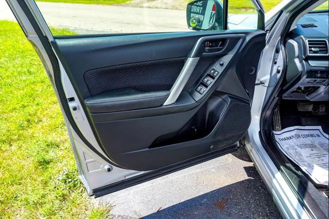 Photo of 2017 Ice Silver Metallic Subaru Forester