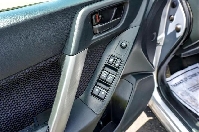 Photo of 2017 Ice Silver Metallic Subaru Forester