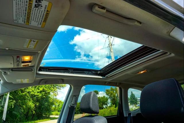Photo of 2017 Ice Silver Metallic Subaru Forester
