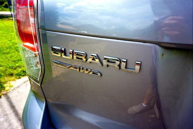 Photo of 2017 Ice Silver Metallic Subaru Forester
