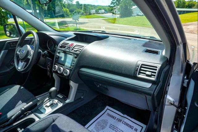 Photo of 2017 Ice Silver Metallic Subaru Forester