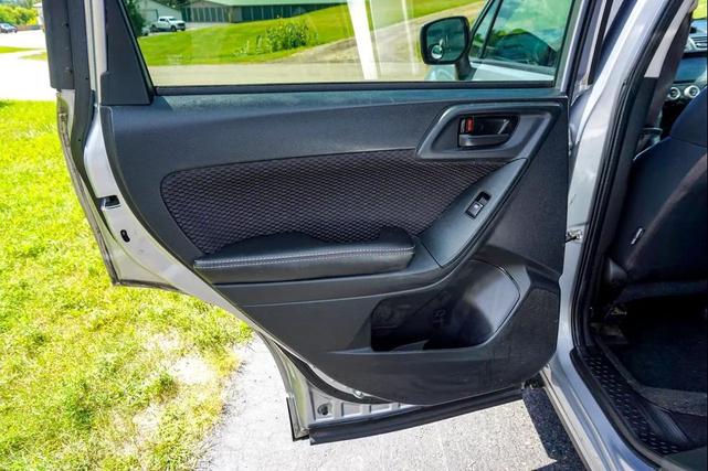 Photo of 2017 Ice Silver Metallic Subaru Forester