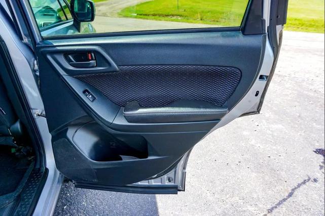 Photo of 2017 Ice Silver Metallic Subaru Forester