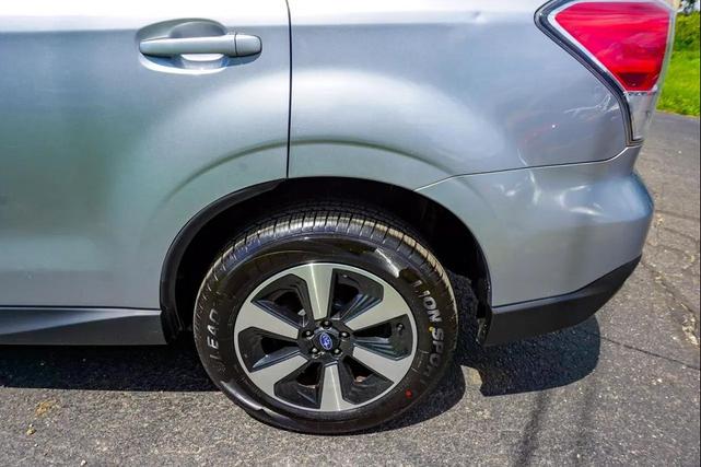 Photo of 2017 Ice Silver Metallic Subaru Forester