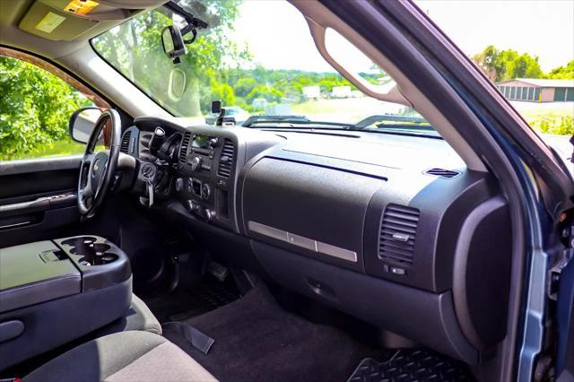 Photo of 2011 Blue Chevrolet Silverado 1500