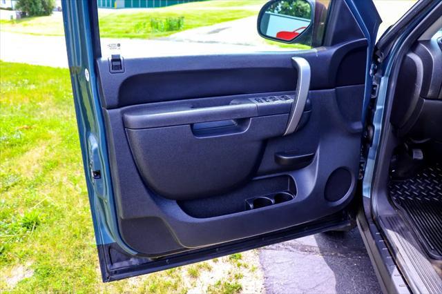 Photo of 2011 Blue Chevrolet Silverado 1500