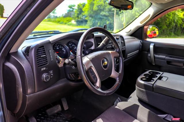 Photo of 2011 Blue Chevrolet Silverado 1500