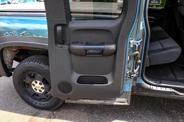 Photo of 2011 Blue Chevrolet Silverado 1500