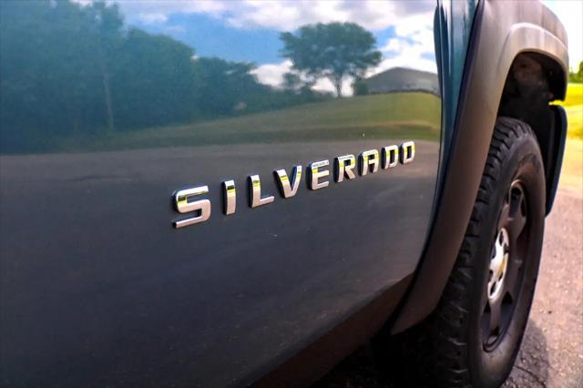 Photo of 2011 Blue Chevrolet Silverado 1500