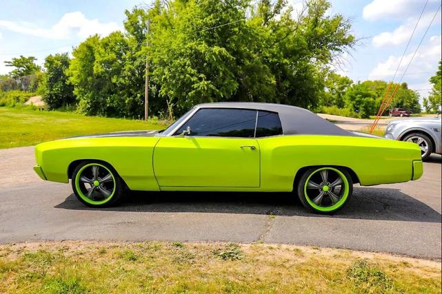 Photo of 1970 Silver Chevrolet Monte Carlo