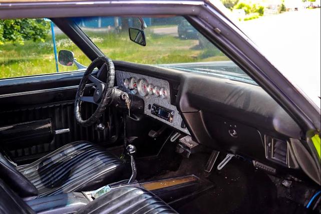 Photo of 1970 Silver Chevrolet Monte Carlo