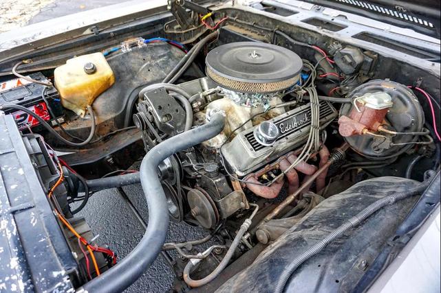 Photo of 1970 Silver Chevrolet Monte Carlo