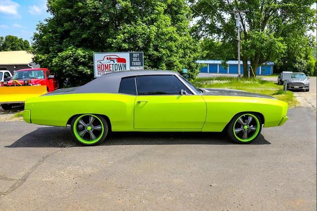 Photo of 1970 Silver Chevrolet Monte Carlo
