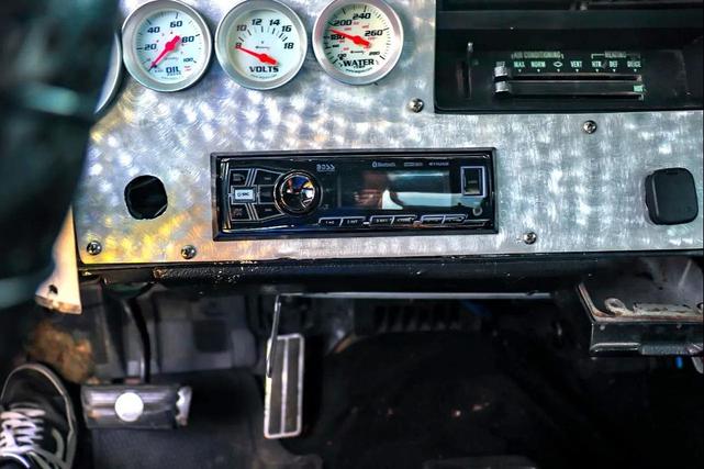 Photo of 1970 Silver Chevrolet Monte Carlo