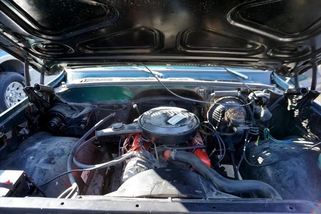 Photo of 1975 Green Chevrolet C20/K20